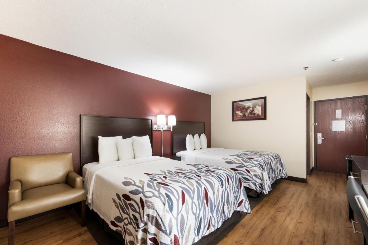 Red Roof Inn Auburn Bagian luar foto